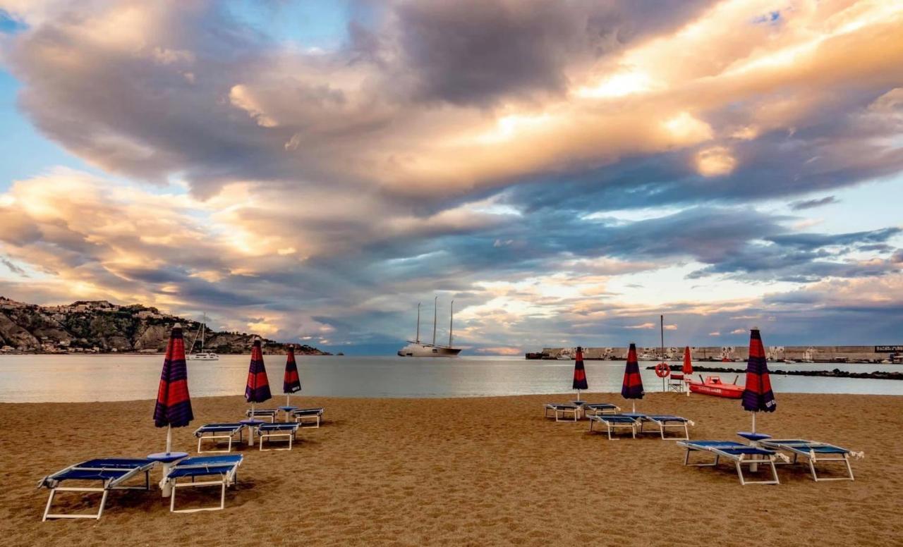 גיארדיני נאקסוס Sensoria Naxos Suites מראה חיצוני תמונה